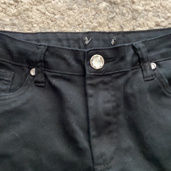 WOMEN’S black Bermuda shorts with rhinestone buttons - Picture 4 of 4